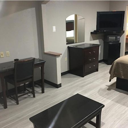 Regency Suites Iah Beltway 8 Houston Exterior photo