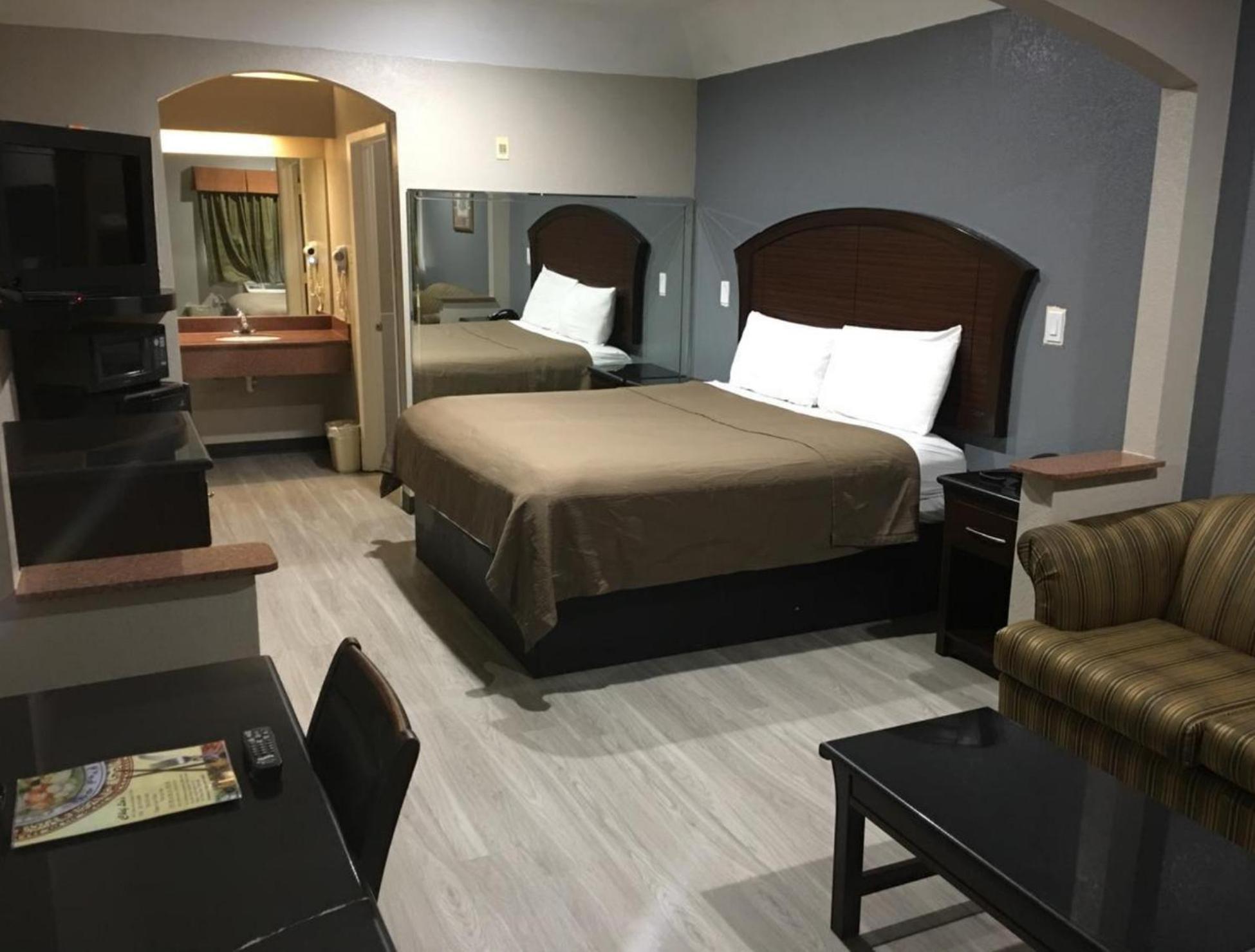 Regency Suites Iah Beltway 8 Houston Exterior photo